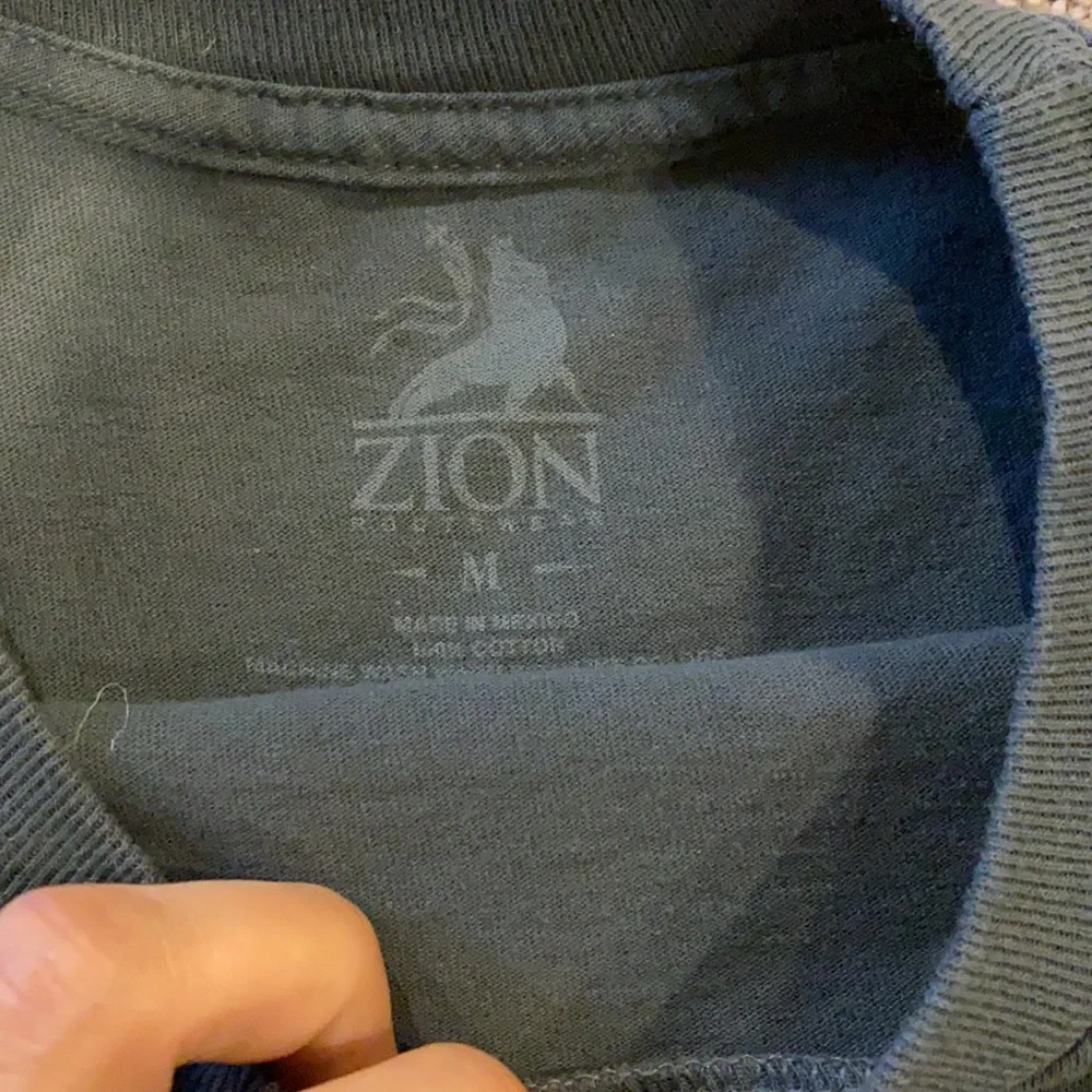 Medium bob Marley shirt - Picture 2 of 2